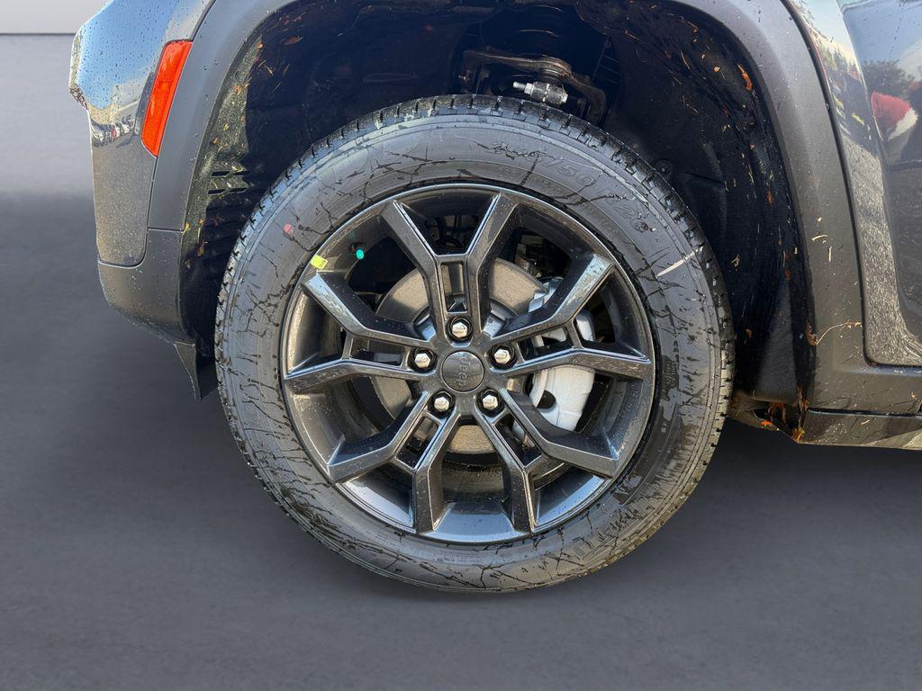 new 2025 Jeep Grand Cherokee car, priced at $46,752