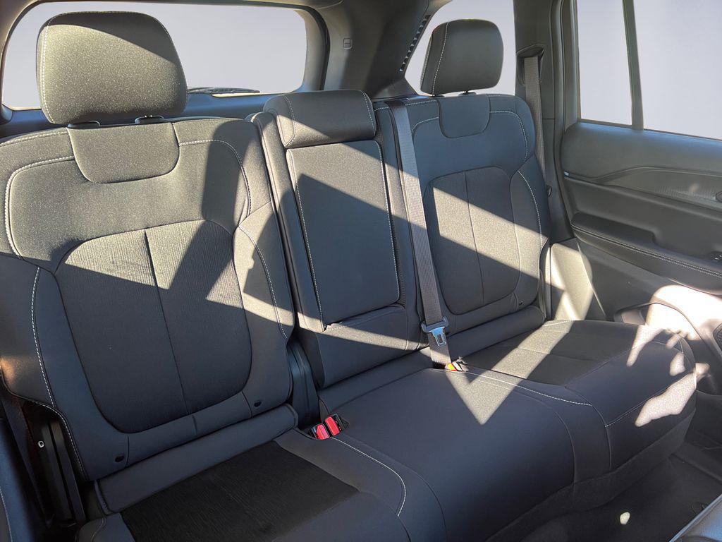 new 2025 Jeep Grand Cherokee car, priced at $38,550