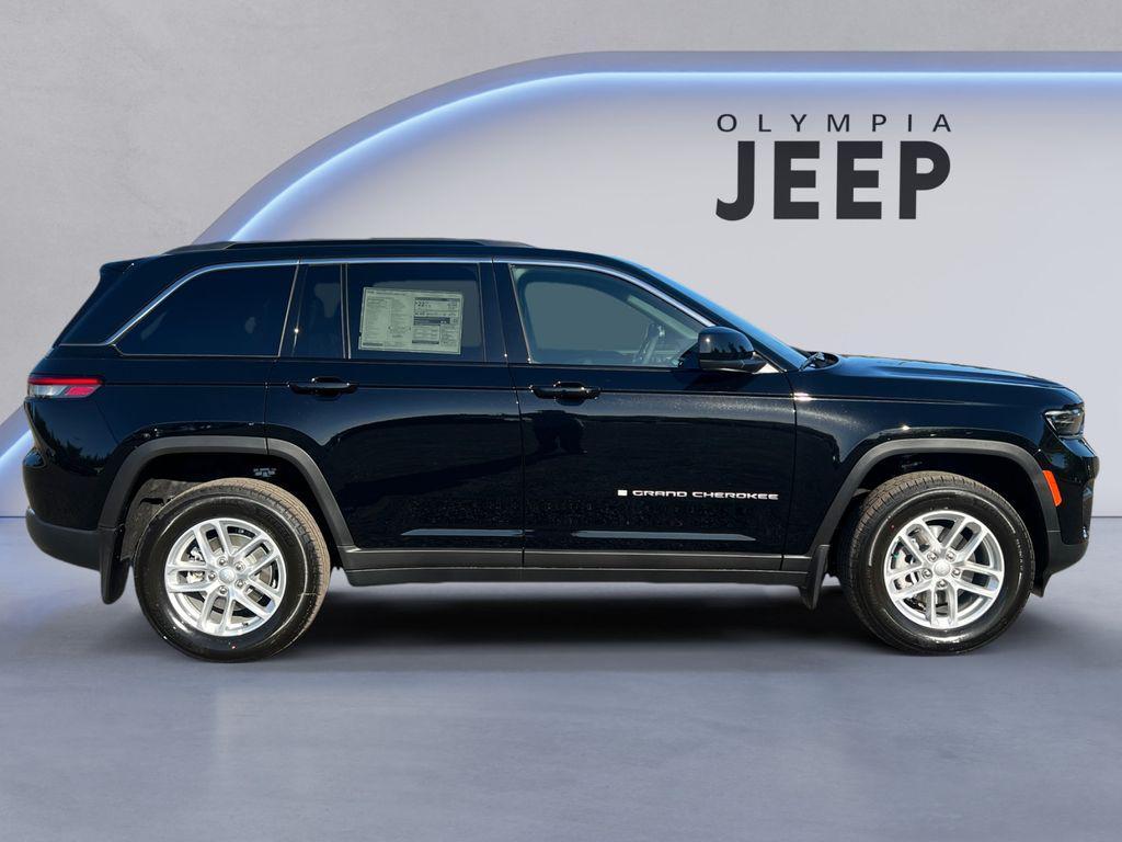 new 2025 Jeep Grand Cherokee car, priced at $38,550