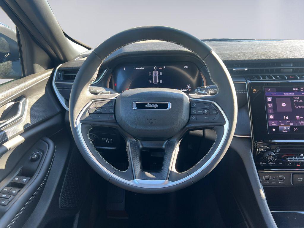 new 2025 Jeep Grand Cherokee car, priced at $38,550