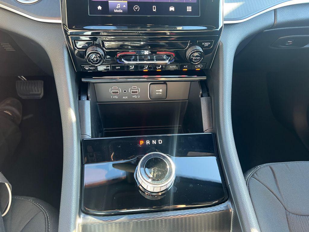 new 2025 Jeep Grand Cherokee car, priced at $38,550
