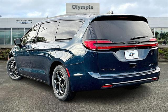 new 2025 Chrysler Pacifica Hybrid car, priced at $46,451