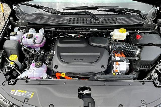 new 2025 Chrysler Pacifica Hybrid car, priced at $51,381