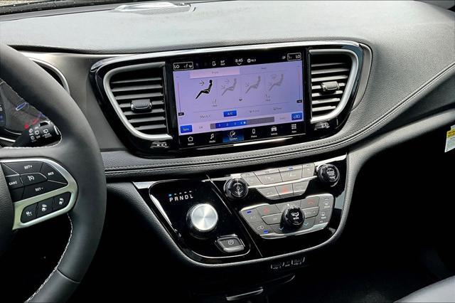 new 2025 Chrysler Pacifica Hybrid car, priced at $51,381
