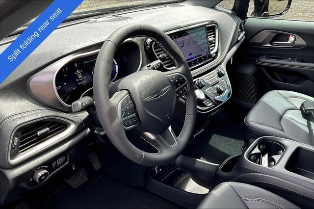 new 2025 Chrysler Pacifica Hybrid car, priced at $51,381