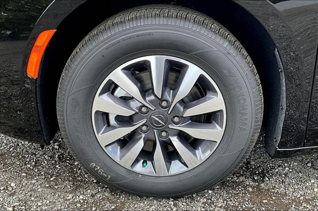 new 2025 Chrysler Pacifica Hybrid car, priced at $51,381