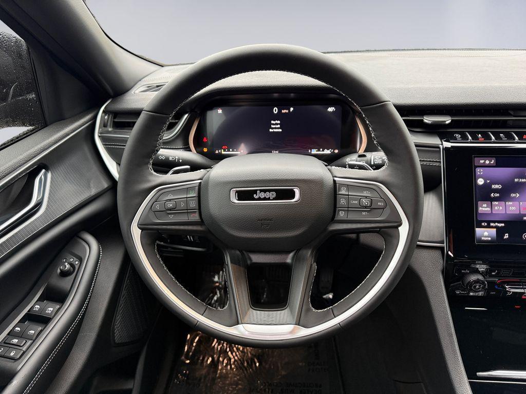 new 2025 Jeep Grand Cherokee car, priced at $47,725