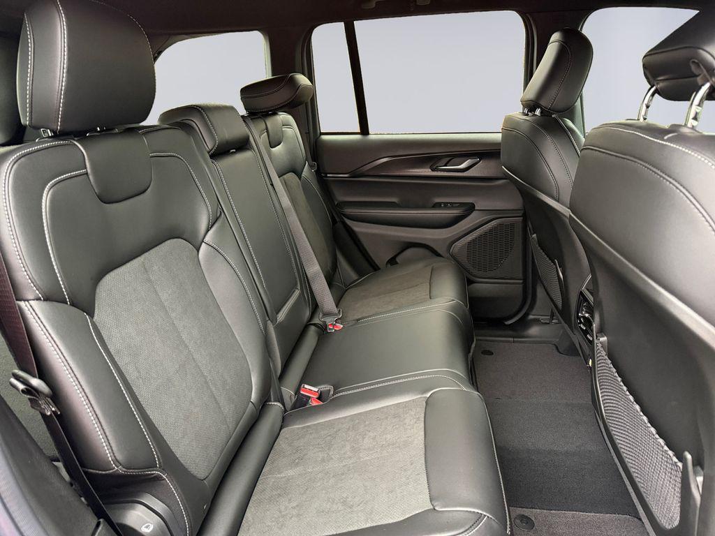 new 2025 Jeep Grand Cherokee car, priced at $47,725