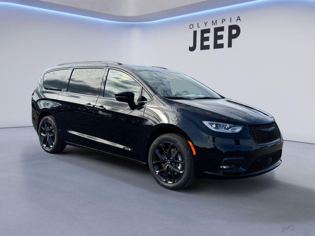 new 2026 Chrysler Pacifica car, priced at $52,081