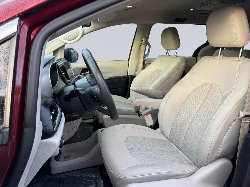 used 2018 Chrysler Pacifica Hybrid car, priced at $18,288