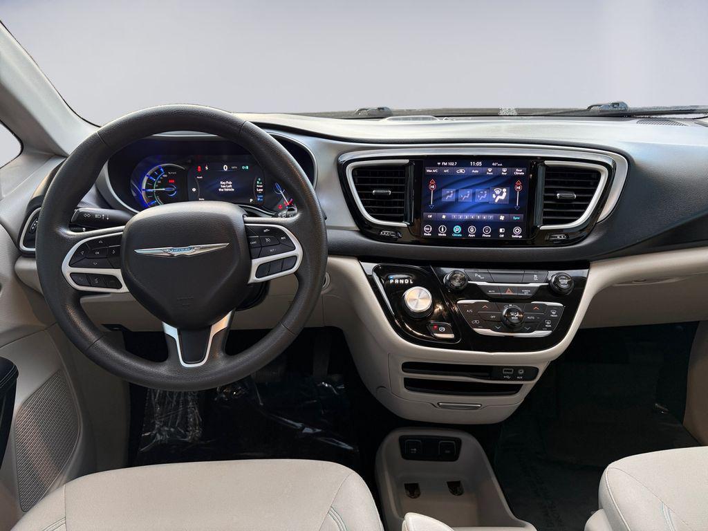 used 2018 Chrysler Pacifica Hybrid car, priced at $18,288