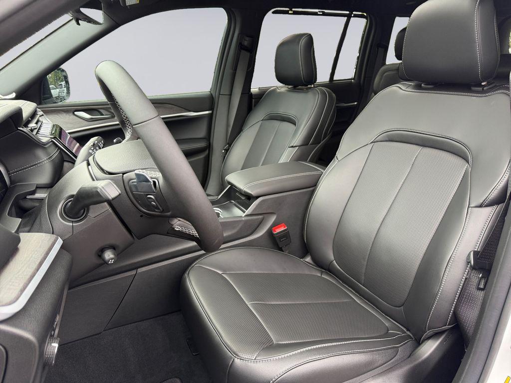 new 2025 Jeep Grand Cherokee car, priced at $54,202