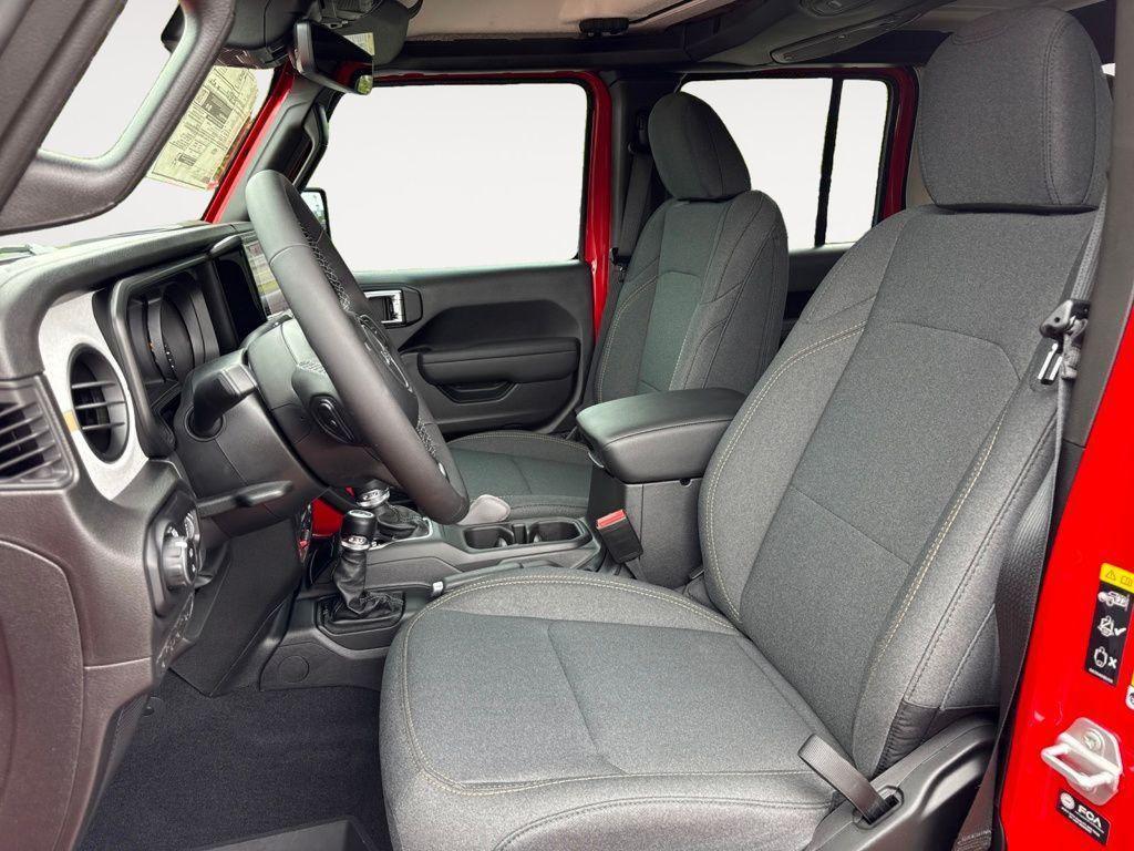 new 2025 Jeep Gladiator car, priced at $47,450
