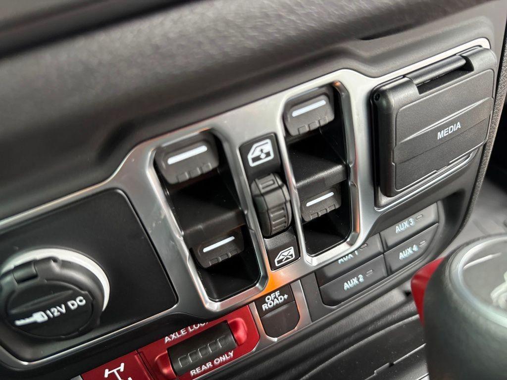 new 2025 Jeep Gladiator car, priced at $47,450