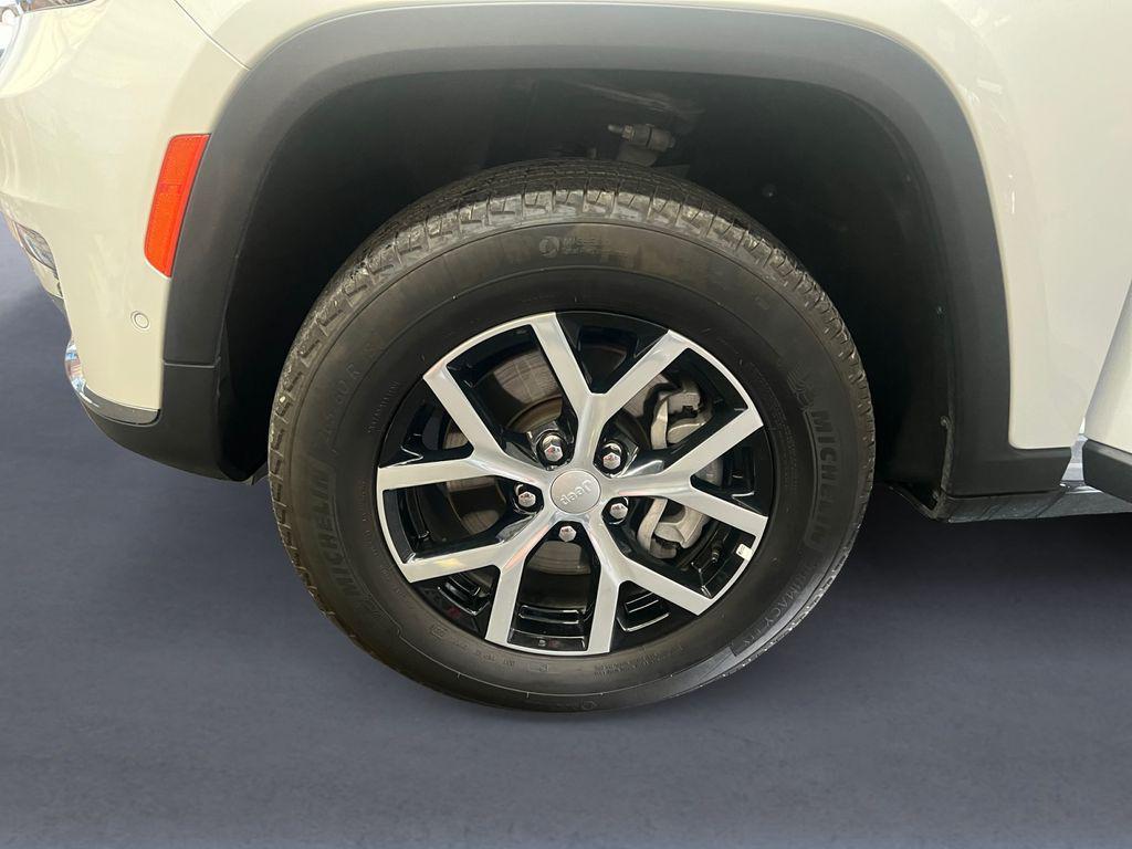 used 2024 Jeep Grand Cherokee L car, priced at $33,485