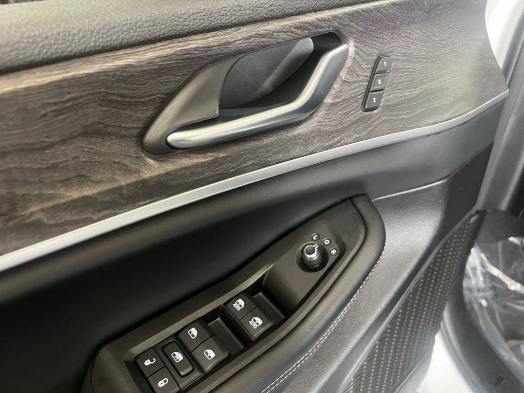 used 2024 Jeep Grand Cherokee L car, priced at $33,485