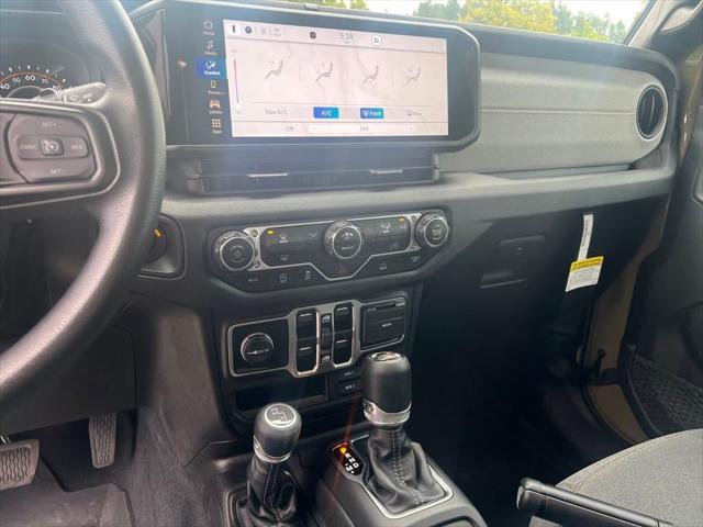 new 2025 Jeep Wrangler car, priced at $40,447