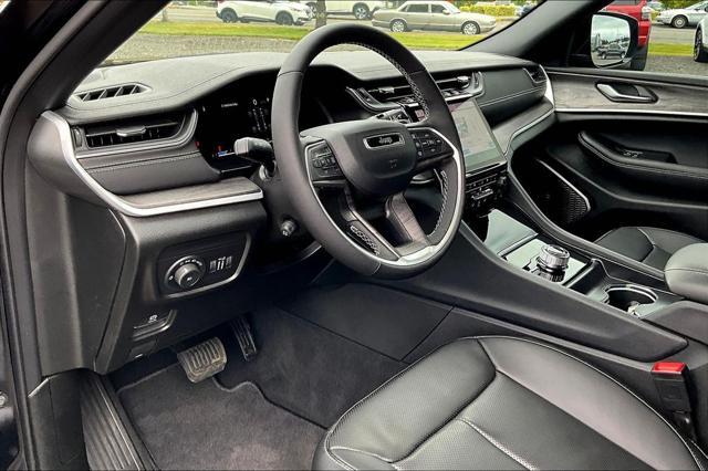 new 2025 Jeep Grand Cherokee car, priced at $52,976