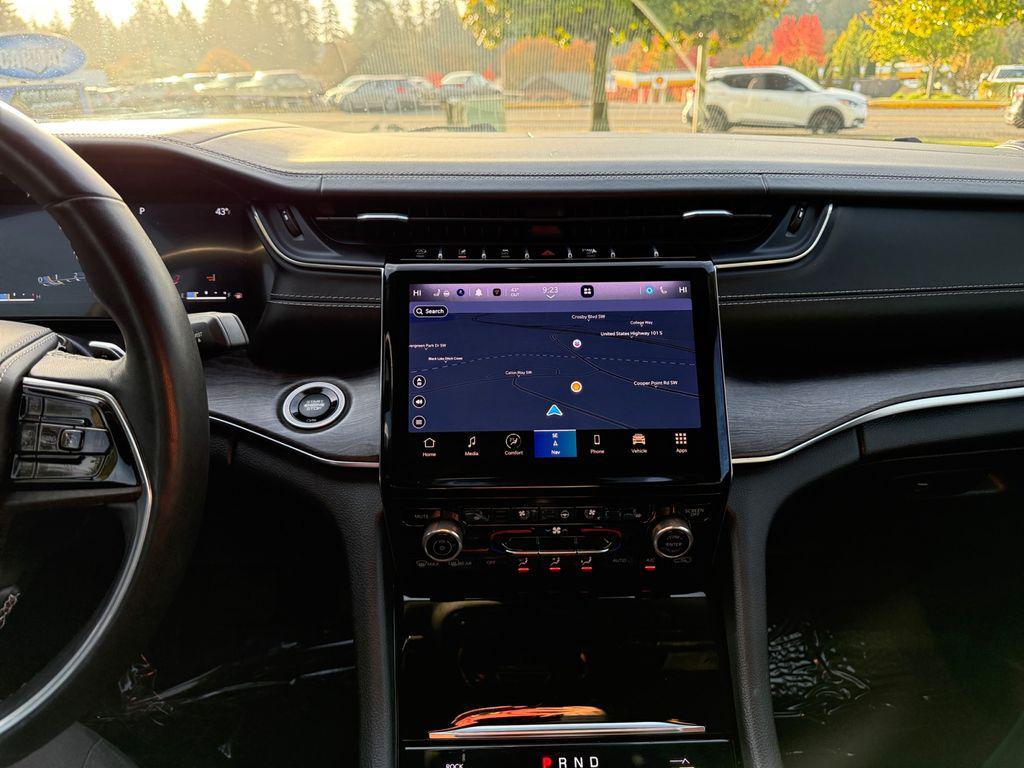 used 2022 Jeep Grand Cherokee car, priced at $33,998