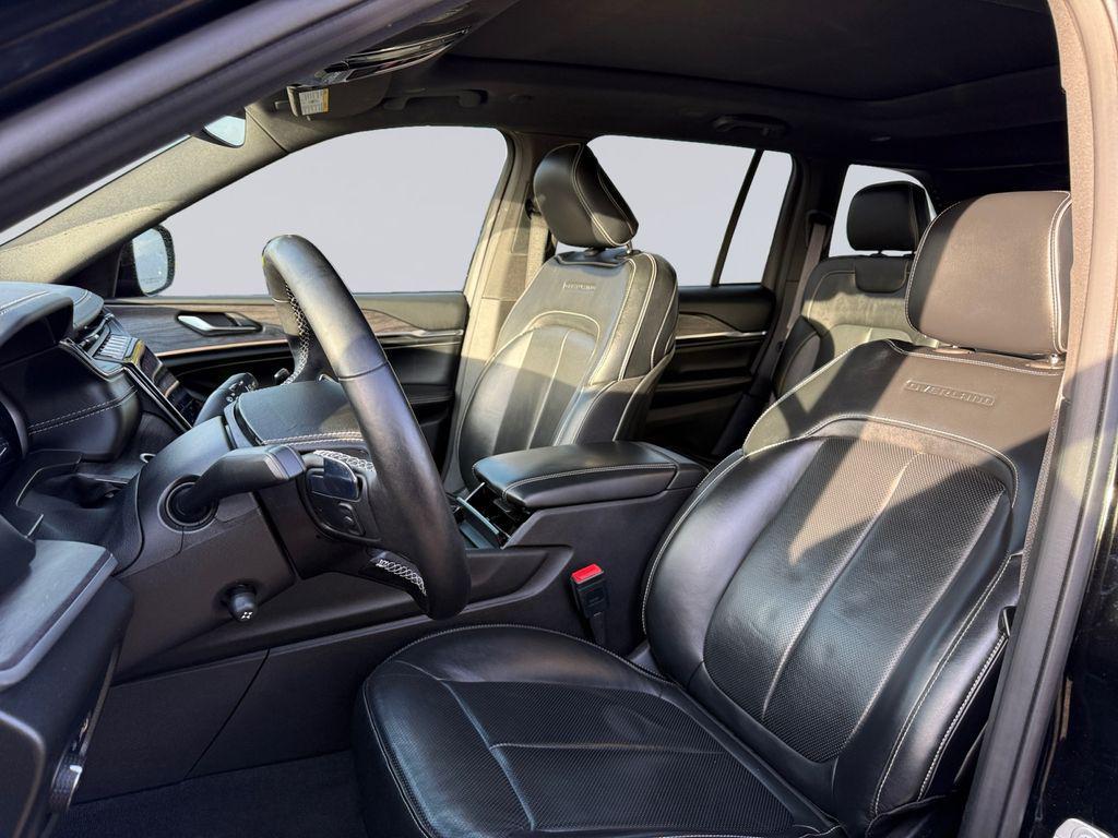 used 2022 Jeep Grand Cherokee car, priced at $33,998