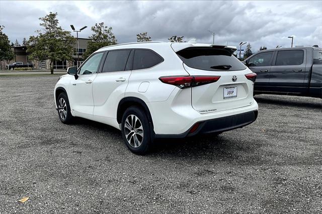 used 2020 Toyota Highlander Hybrid car, priced at $35,998