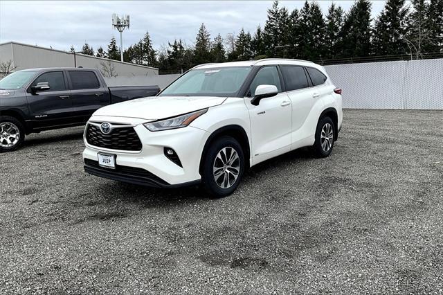 used 2020 Toyota Highlander Hybrid car, priced at $35,998