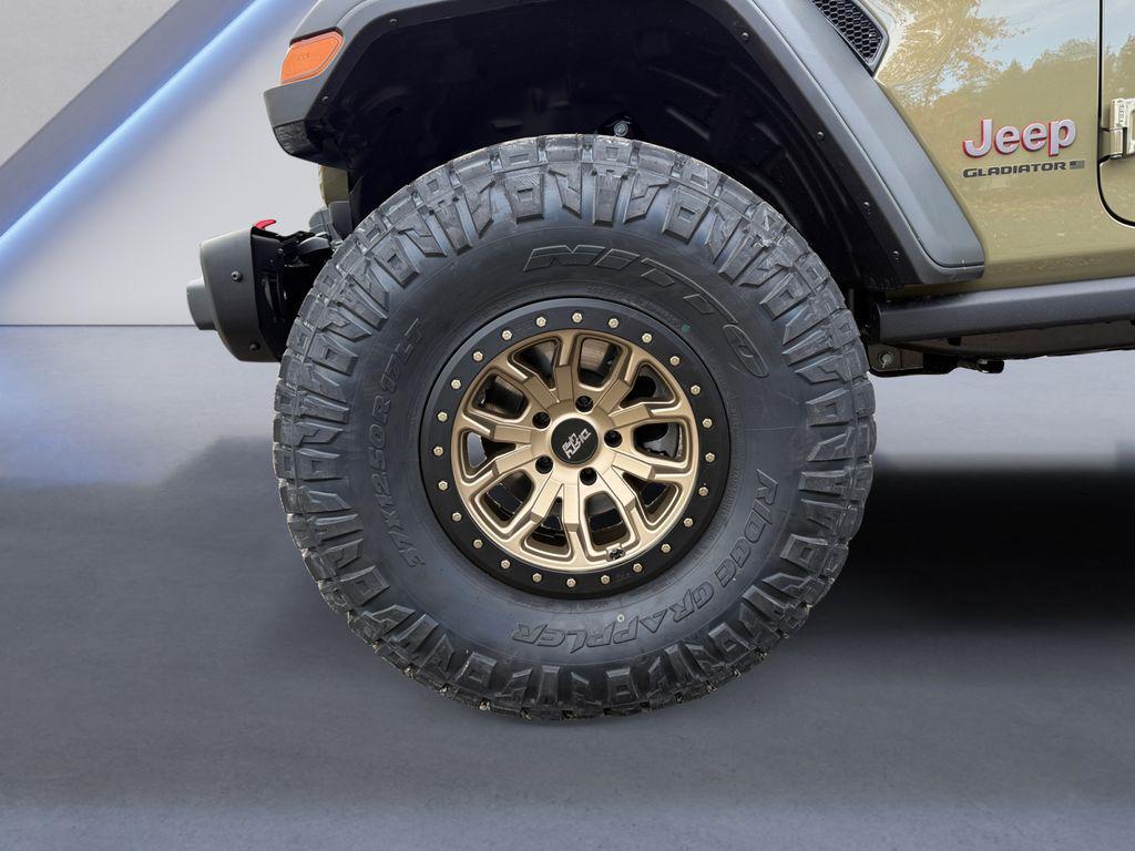 new 2025 Jeep Gladiator car, priced at $68,574