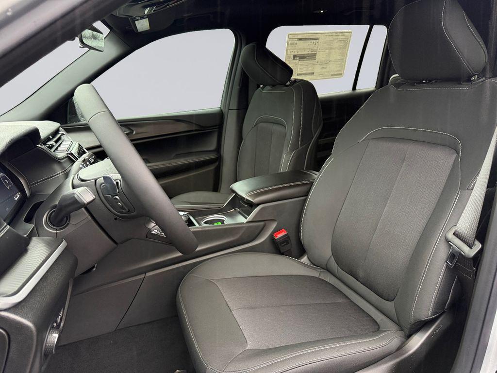 new 2025 Jeep Grand Cherokee L car, priced at $42,045