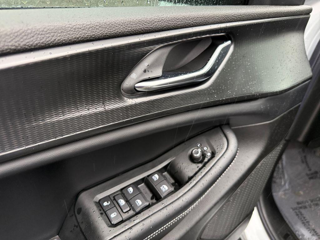 new 2025 Jeep Grand Cherokee L car, priced at $42,045