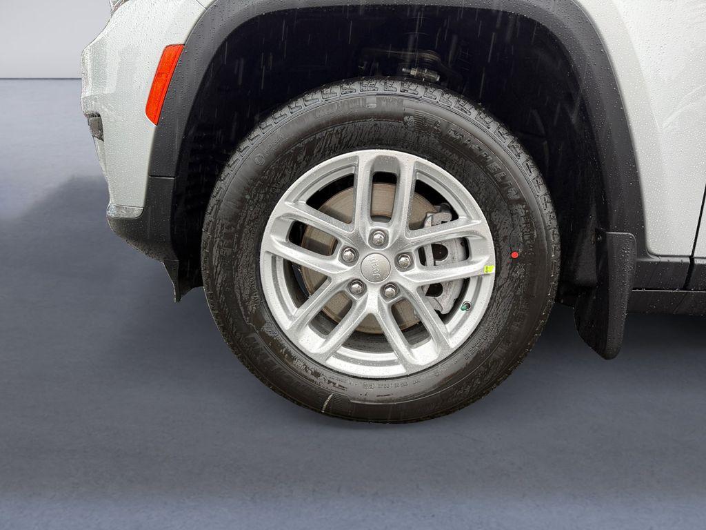 new 2025 Jeep Grand Cherokee L car, priced at $42,045