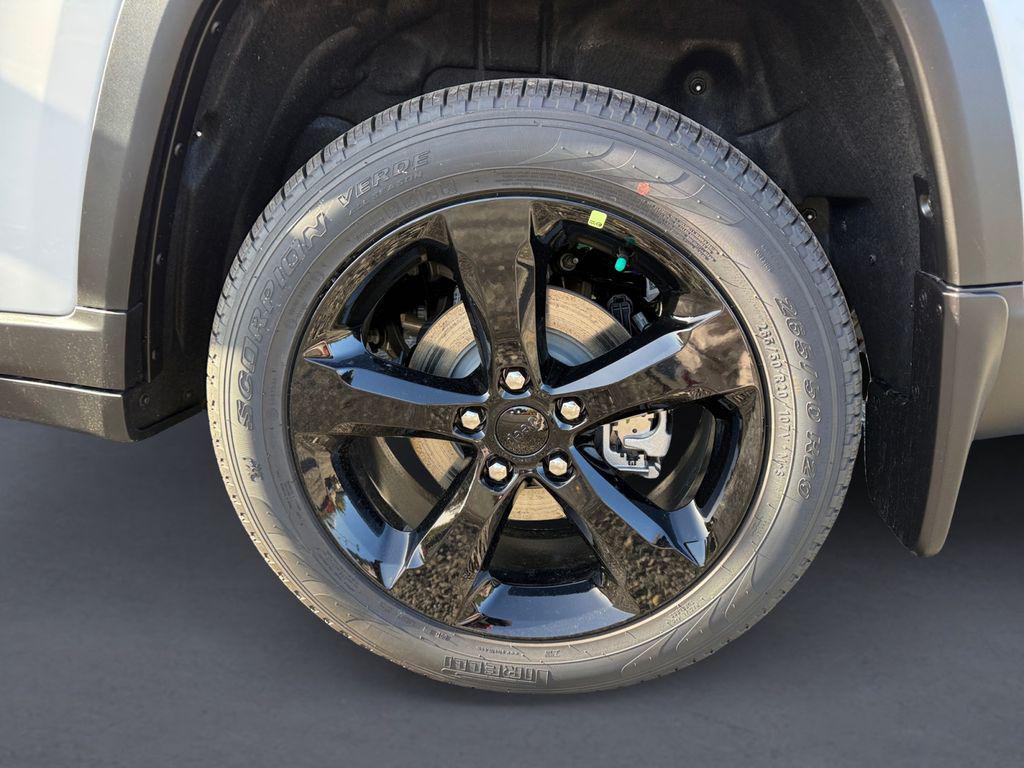 new 2025 Jeep Grand Cherokee car, priced at $50,827