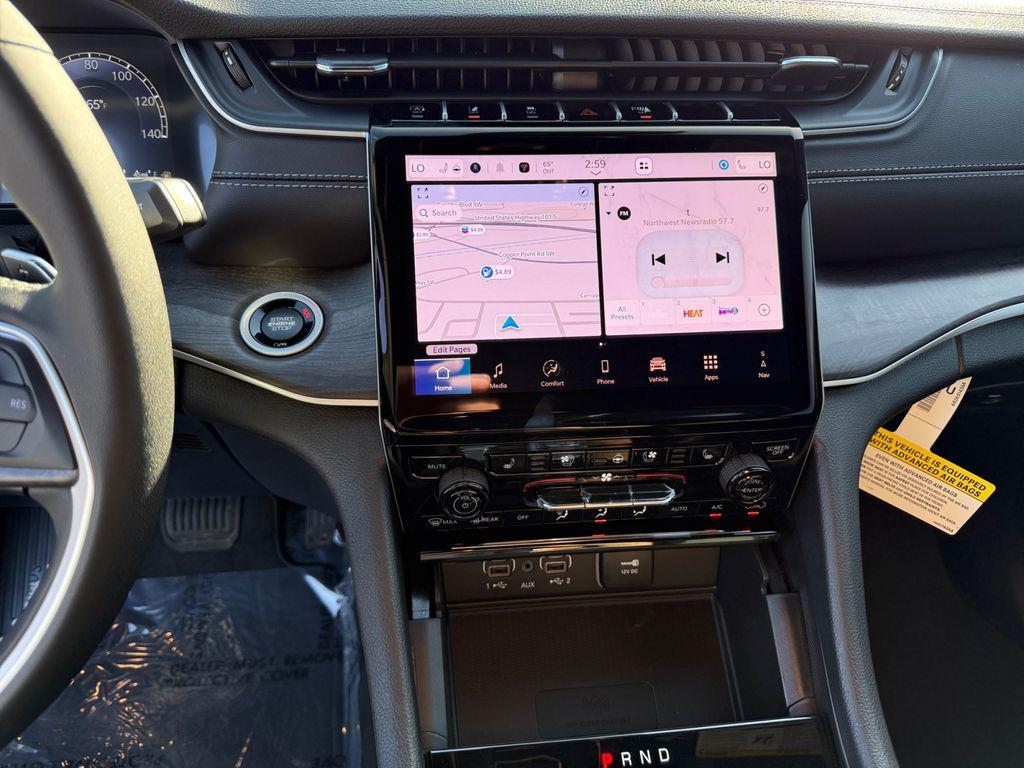 new 2025 Jeep Grand Cherokee car, priced at $50,827