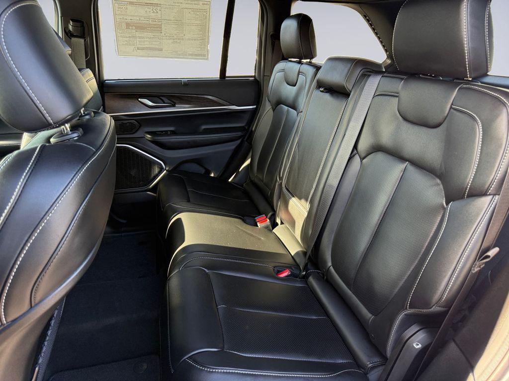 new 2025 Jeep Grand Cherokee car, priced at $50,827