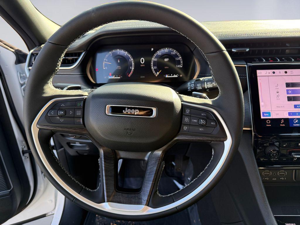 new 2025 Jeep Grand Cherokee car, priced at $50,827