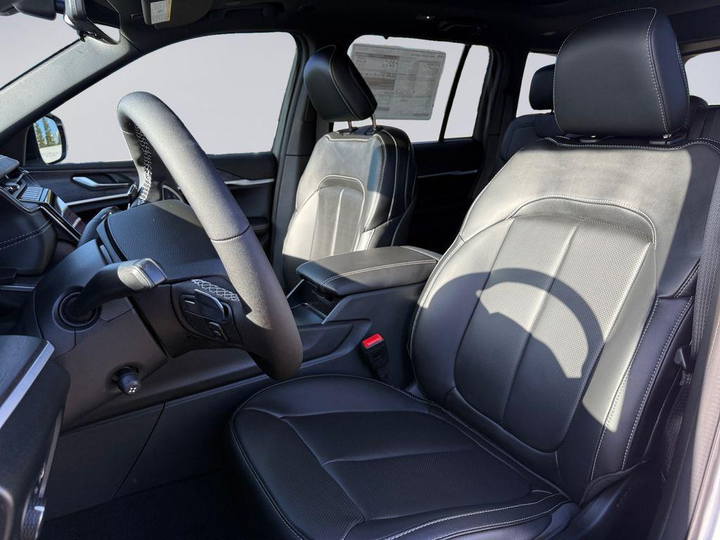 new 2025 Jeep Grand Cherokee car, priced at $50,827