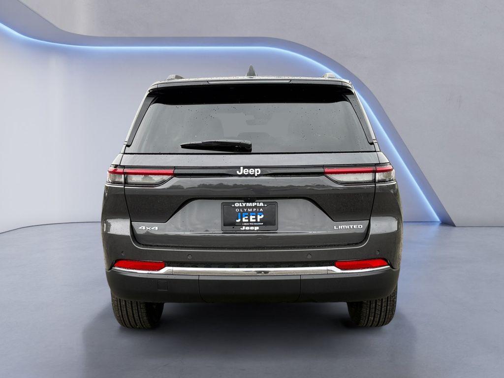 new 2025 Jeep Grand Cherokee car, priced at $45,755