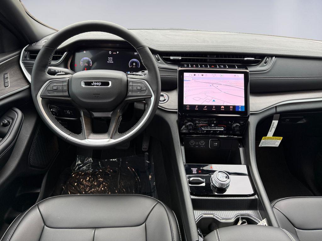 new 2025 Jeep Grand Cherokee car, priced at $45,755
