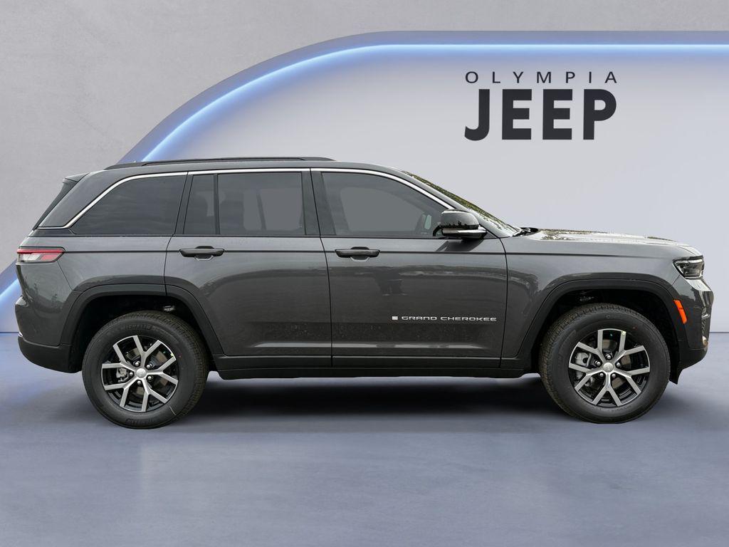 new 2025 Jeep Grand Cherokee car, priced at $45,755