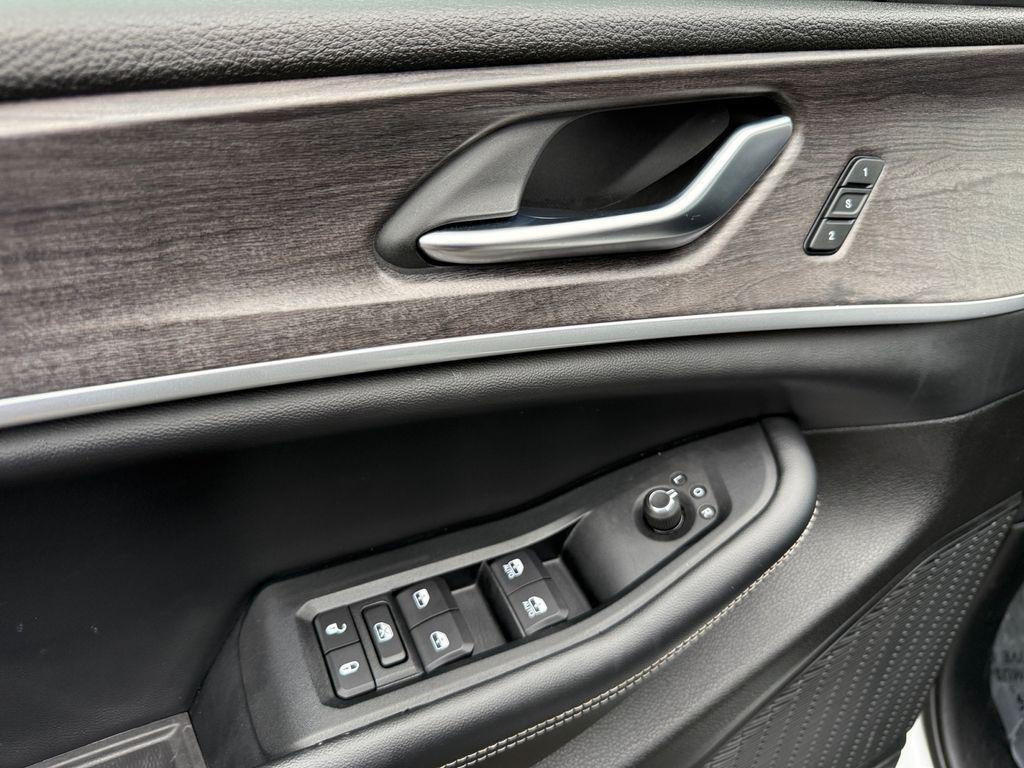 used 2023 Jeep Grand Cherokee L car, priced at $28,999