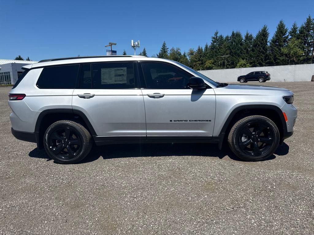 new 2025 Jeep Grand Cherokee L car, priced at $59,005