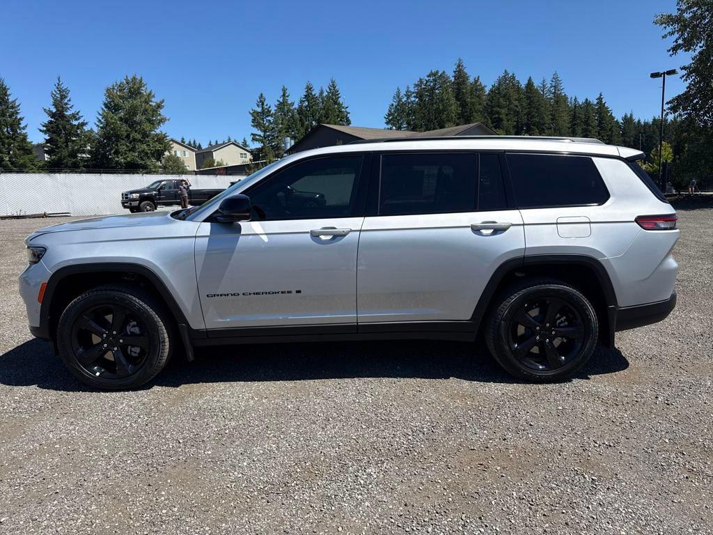 new 2025 Jeep Grand Cherokee L car, priced at $59,005