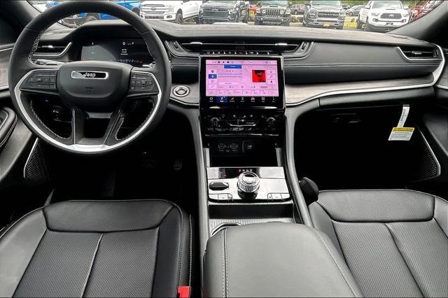 new 2025 Jeep Grand Cherokee car, priced at $60,998