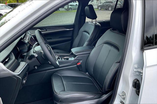 new 2025 Jeep Grand Cherokee car, priced at $60,998