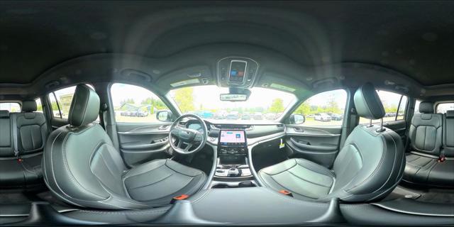 new 2025 Jeep Grand Cherokee car, priced at $60,998