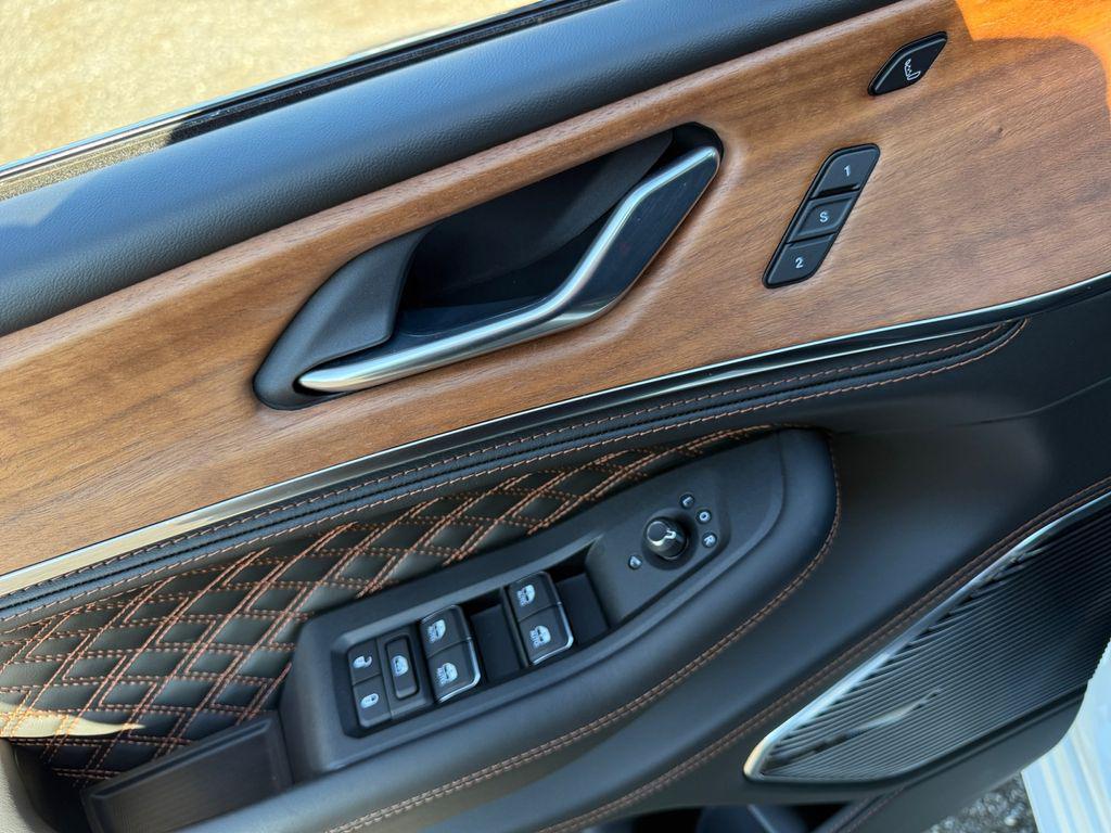 new 2025 Jeep Grand Cherokee car, priced at $64,795