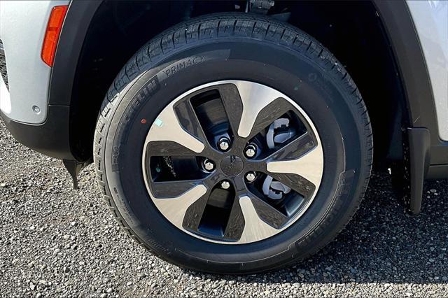 new 2025 Jeep Grand Cherokee car, priced at $59,759
