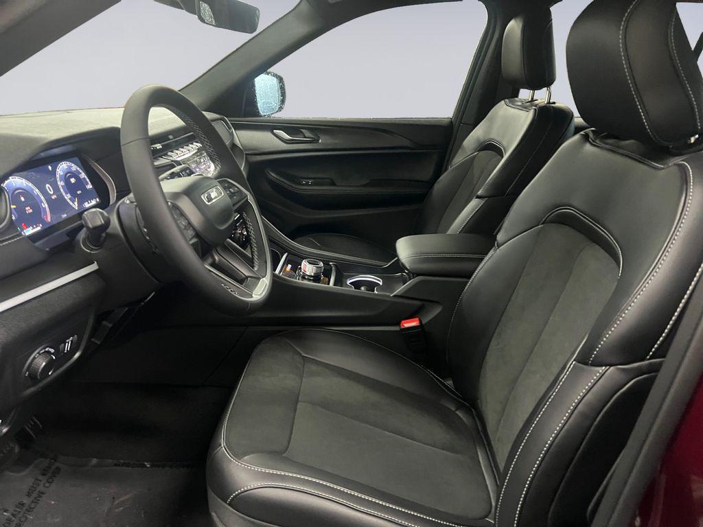 new 2025 Jeep Grand Cherokee car, priced at $47,725