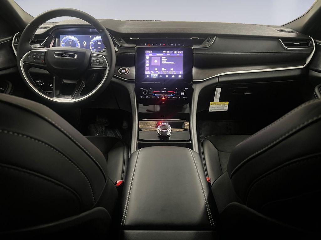 new 2025 Jeep Grand Cherokee car, priced at $47,725