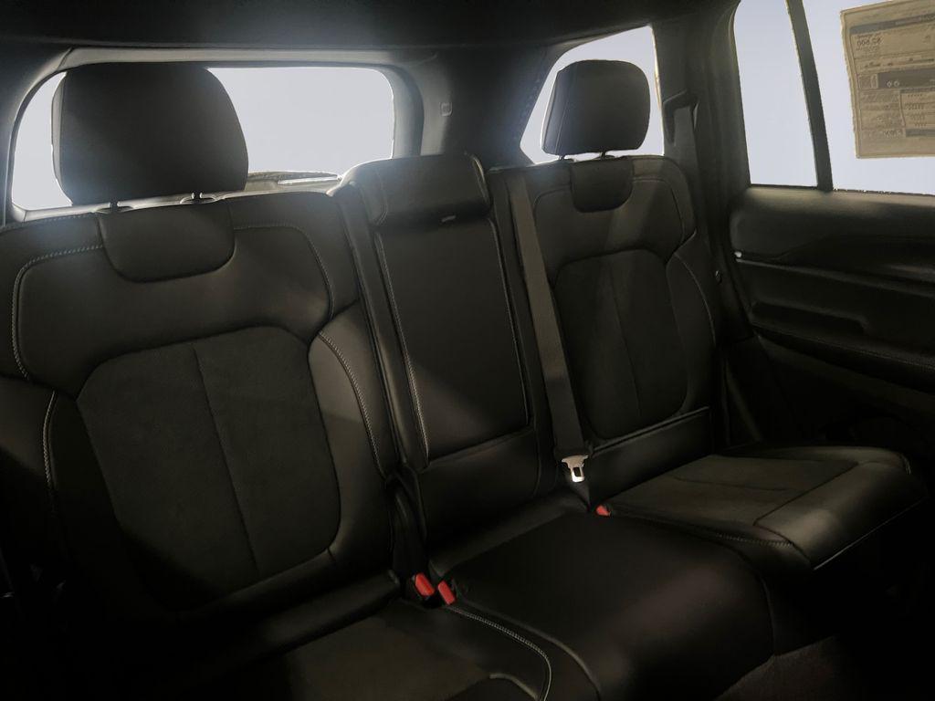 new 2025 Jeep Grand Cherokee car, priced at $47,725