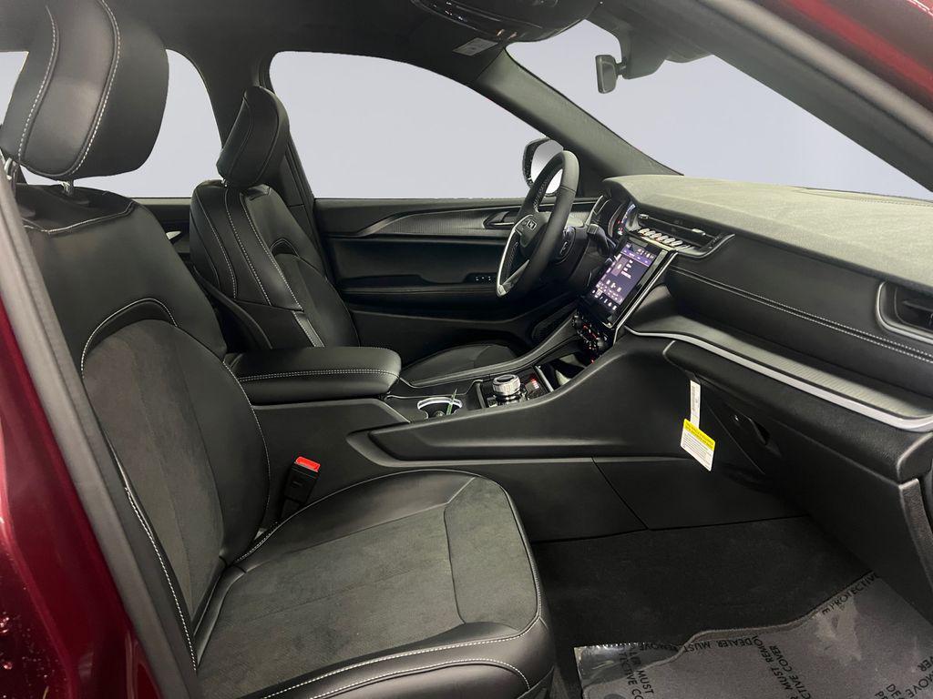 new 2025 Jeep Grand Cherokee car, priced at $47,725